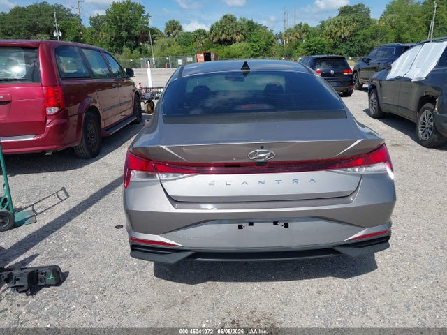 Hyundai ELANTRA Sel