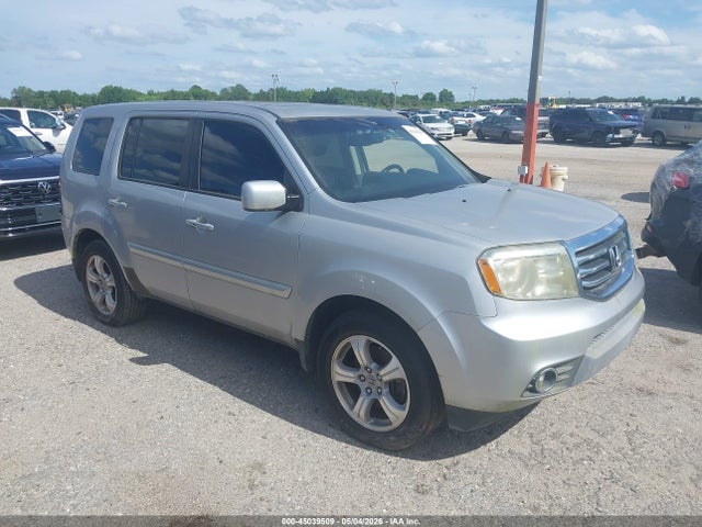 Salvage Honda Pilot Image
