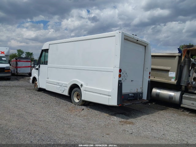 Isuzu Commercial Van