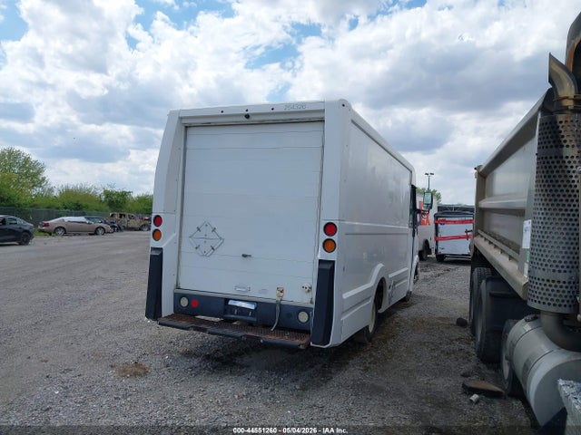 Isuzu Commercial Van