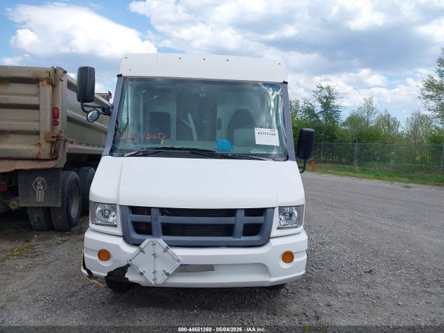 Isuzu Commercial Van