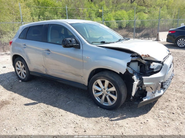 Salvage Mitsubishi Outlander Image