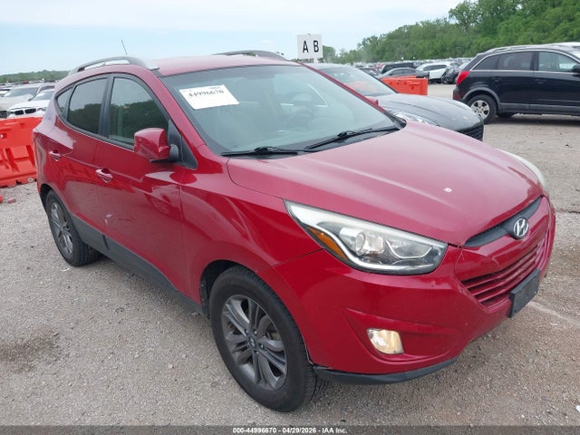 Salvage Hyundai TUCSON Image