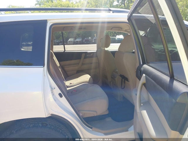 Toyota Highlander Base Plus V6