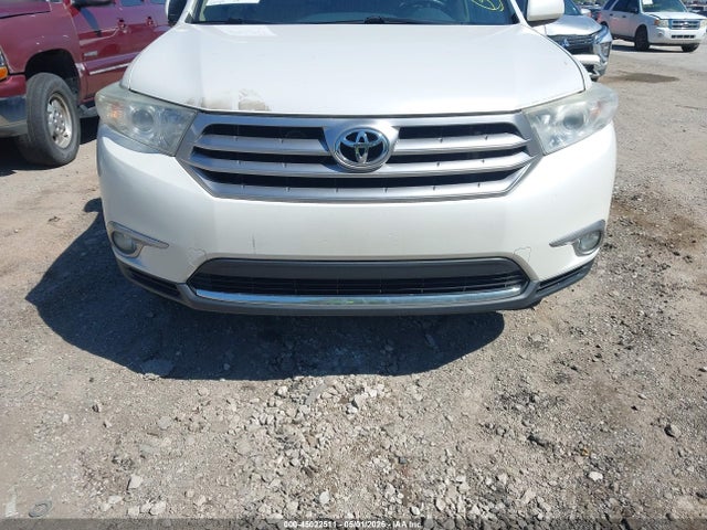 Toyota Highlander Base Plus V6