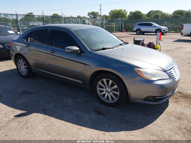 Salvage Chrysler 200 Image