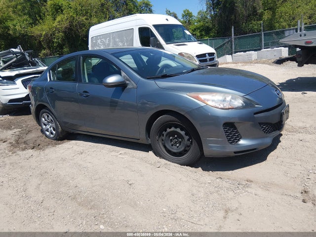 Salvage Mazda Mazda3 Image