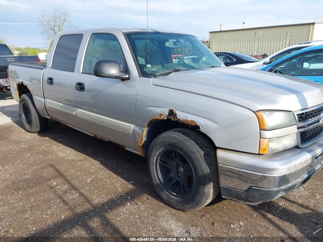 Salvage Chevrolet Silverado 1500 Image