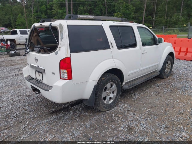 Nissan Pathfinder Se