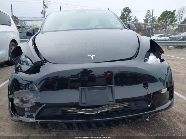 Tesla Model Y Long Range Dual Motor All-wheel Drive
