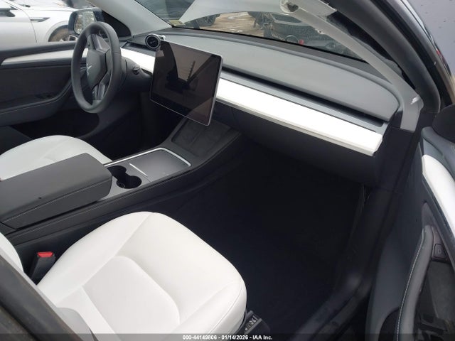 Tesla Model Y Long Range Dual Motor All-wheel Drive