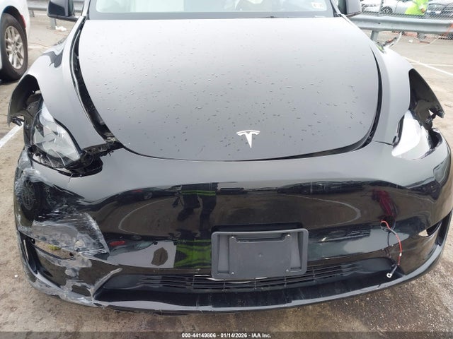 Tesla Model Y Long Range Dual Motor All-wheel Drive