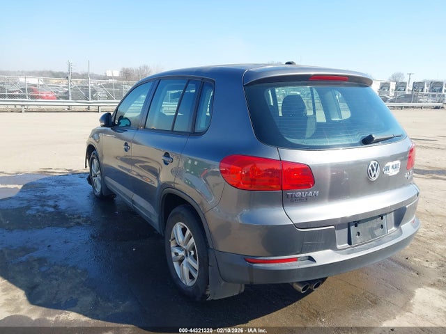 Volkswagen Tiguan S