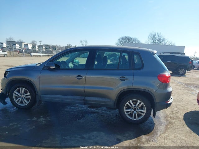 Volkswagen Tiguan S