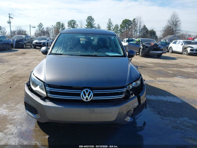 Volkswagen Tiguan S
