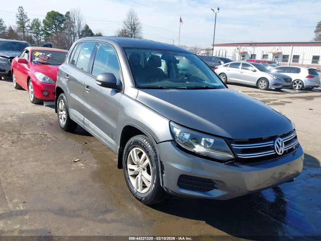 Salvage Volkswagen Tiguan Image
