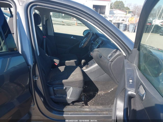 Volkswagen Tiguan S