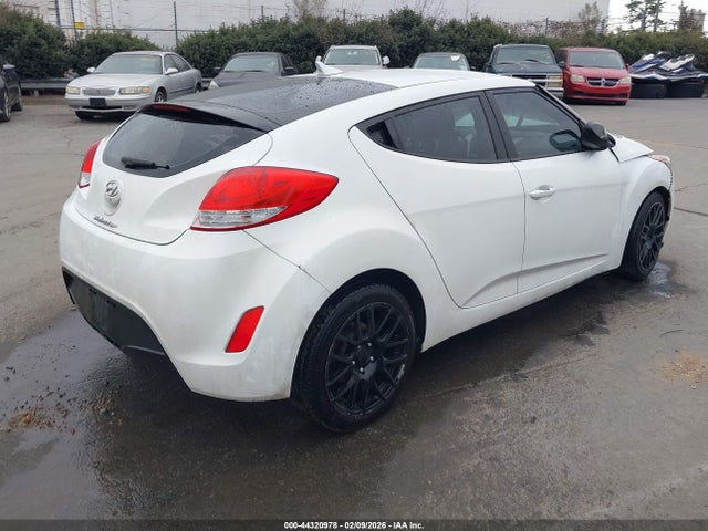 Hyundai VELOSTER