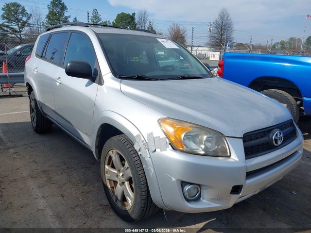 Salvage Toyota RAV4 Image