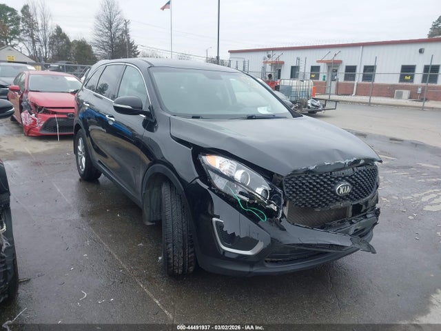 Salvage Kia Sorento Image