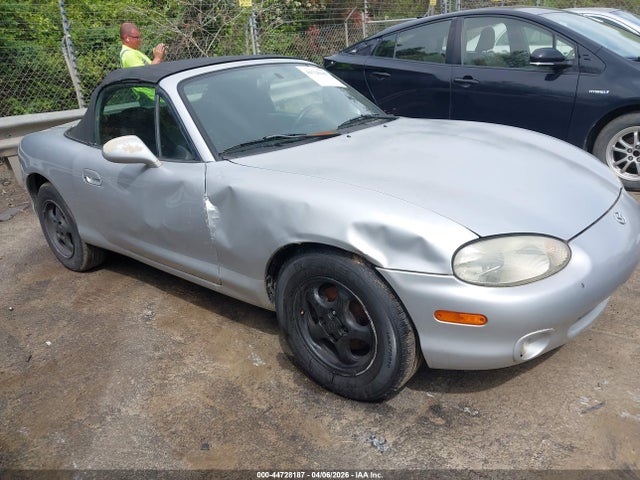Salvage Mazda MX-5 Miata Image