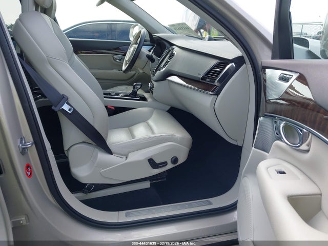 Volvo XC90 T6 Momentum