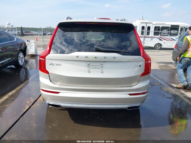 Volvo XC90 T6 Momentum