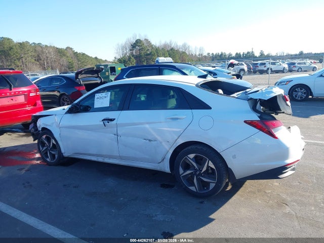 Hyundai ELANTRA Sel