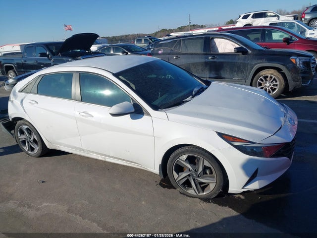 Hyundai ELANTRA Sel