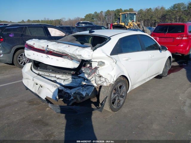 Hyundai ELANTRA Sel