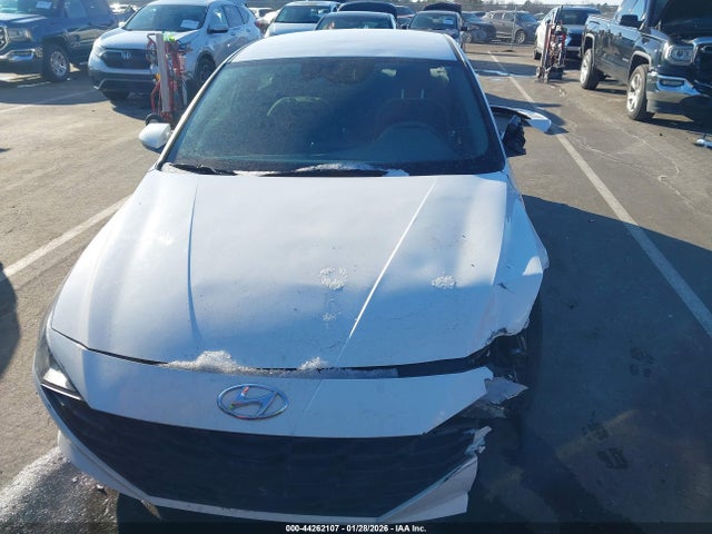 Hyundai ELANTRA Sel