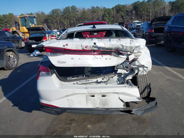 Hyundai ELANTRA Sel