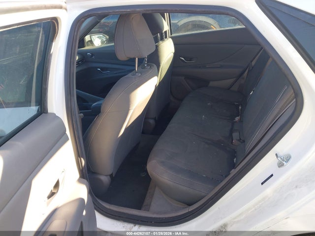 Hyundai ELANTRA Sel