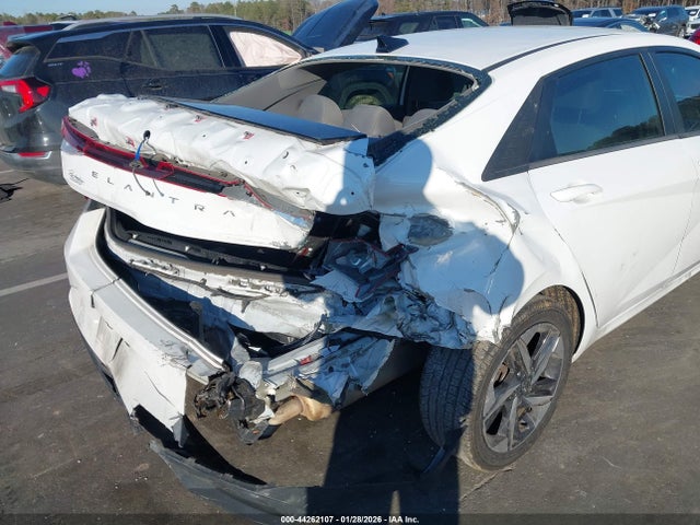 Hyundai ELANTRA Sel