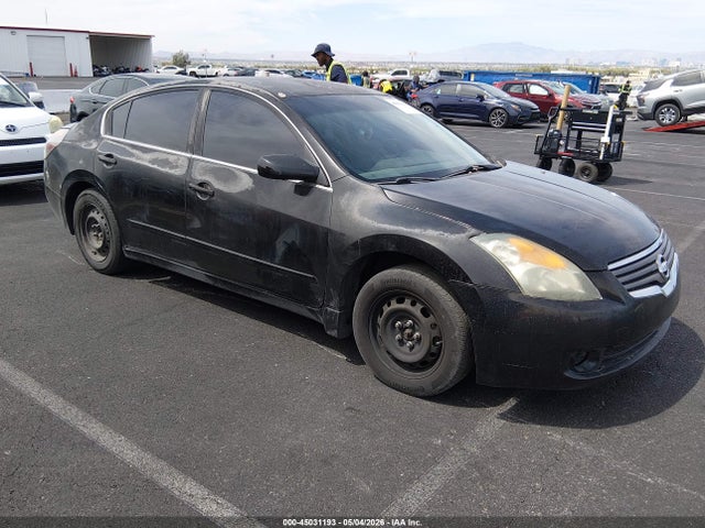 Salvage Nissan Altima Image