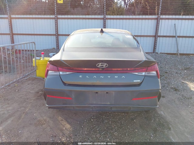 Hyundai ELANTRA Blue