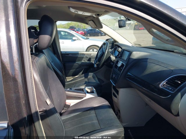 Chrysler Town & Country Touring