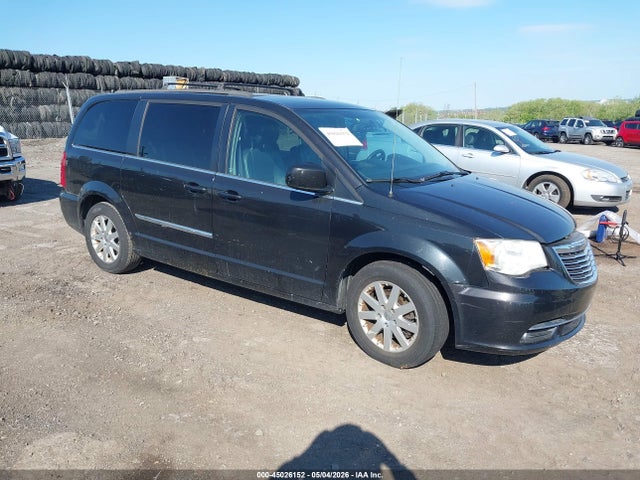 Salvage Chrysler Town & Country Image