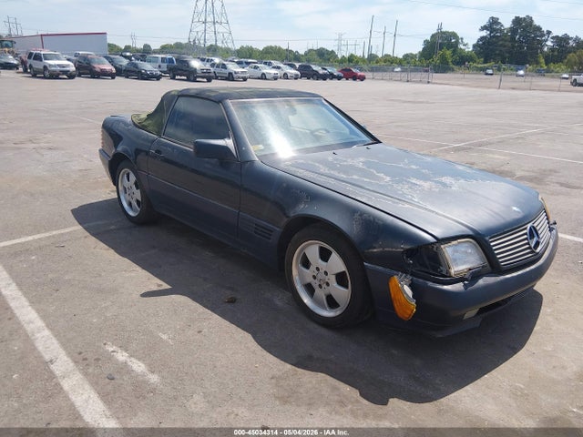 Salvage Mercedes-Benz 500 Image