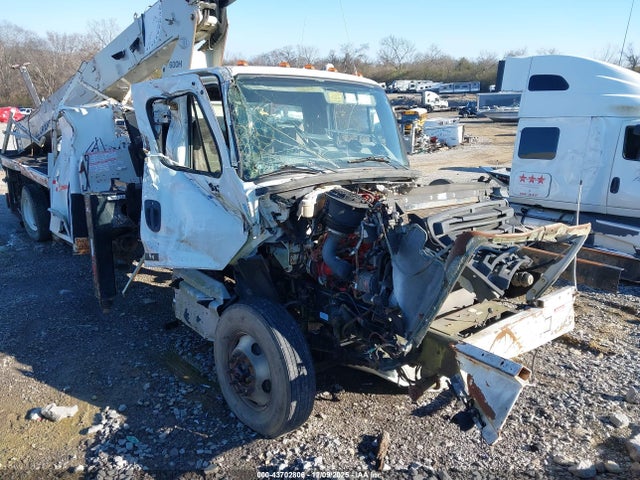 Salvage Freightliner 108sd Image