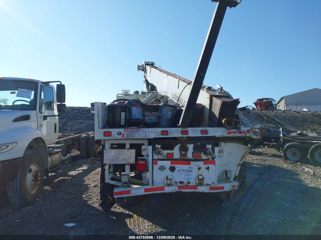 Freightliner 108sd