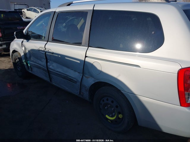 Kia Sedona Lx