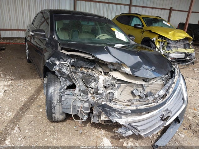 Salvage Nissan Altima Image