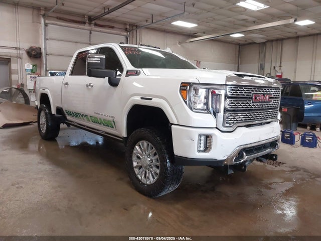 Salvage General Motors Sierra 2500HD Image