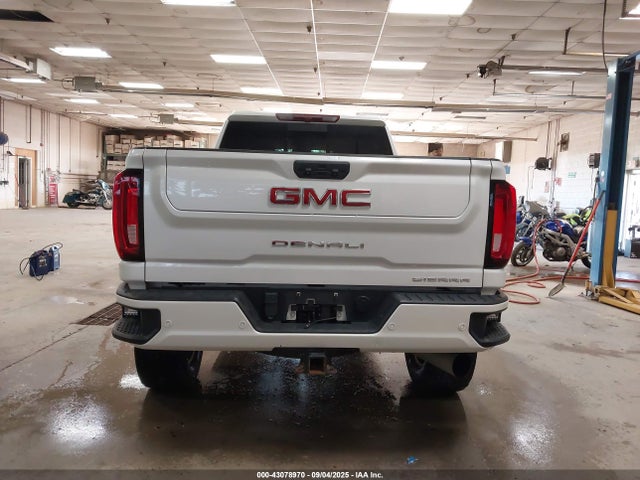 General Motors Sierra 2500HD 4wd  Standard Bed Denali