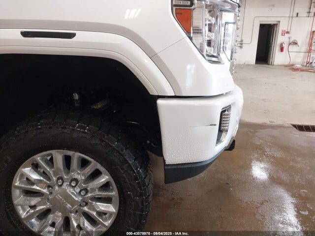 General Motors Sierra 2500HD 4wd  Standard Bed Denali