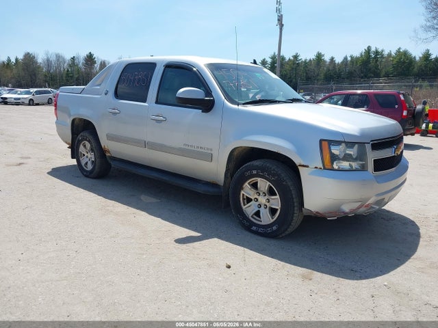 Salvage Chevrolet Avalanche Image
