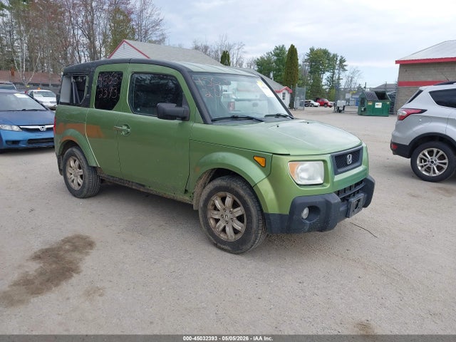 Salvage Honda Element Image