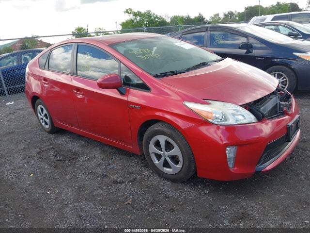 Salvage Toyota Prius Image