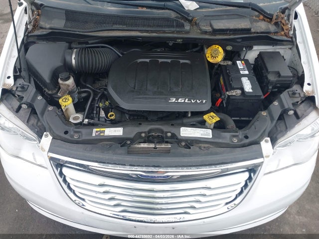 Chrysler Town & Country Touring